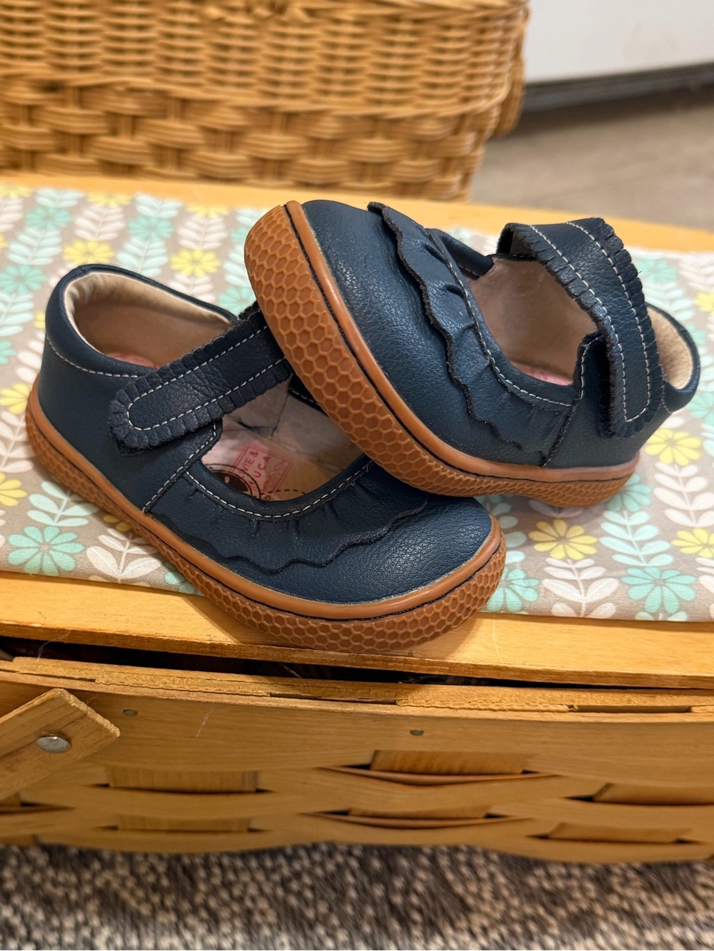 Livie & Luca Ruche Classic Mary Jane Navy Shoes Size 7 Toddler Girl Like New